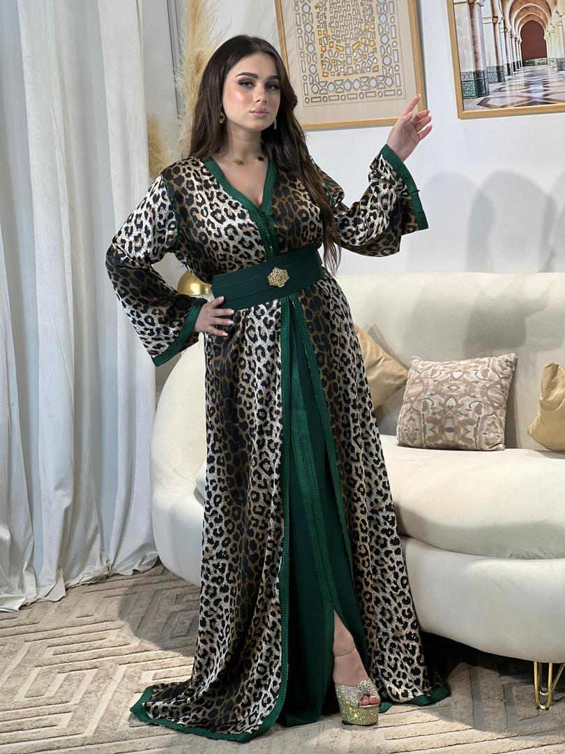 لمسة ملكية – "Une Touche Royale"قفطان عصري – "Caftan Moderne" توصيل مجاني للمنزل السعر مليون و ميتين و ثمانينالف