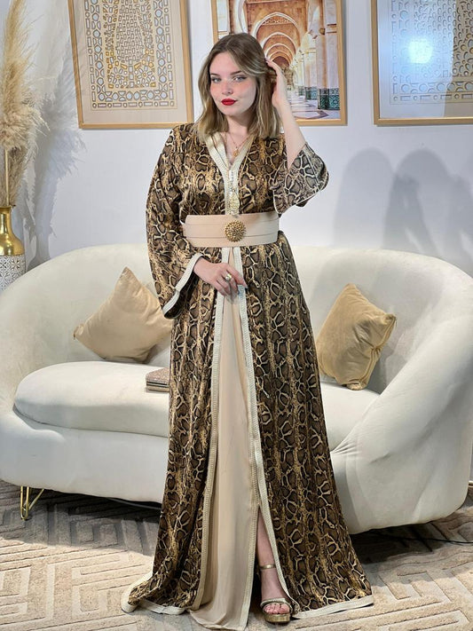 لمسة ملكية – "Une Touche Royale"قفطان عصري – "Caftan Moderne" توصيل مجاني للمنزل السعر مليون و ميتين و ثمانينالف