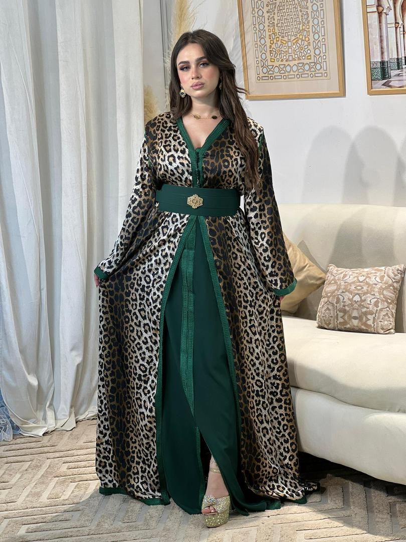 لمسة ملكية – "Une Touche Royale"قفطان عصري – "Caftan Moderne" توصيل مجاني للمنزل السعر مليون و ميتين و ثمانينالف